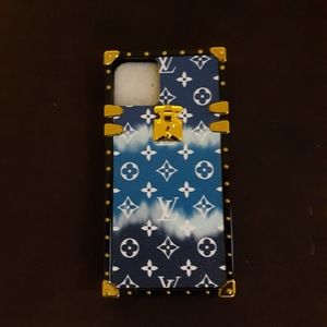 Luxury iPhone 11 pro max case with strap